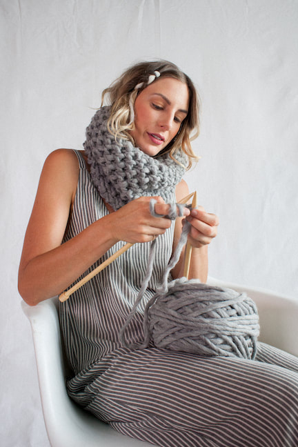 HUXLEY hand knit textured cowl pewter