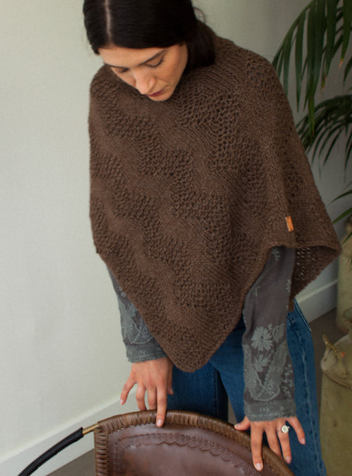 LUCE Warmer hand knit wool poncho in brown-sheep brown